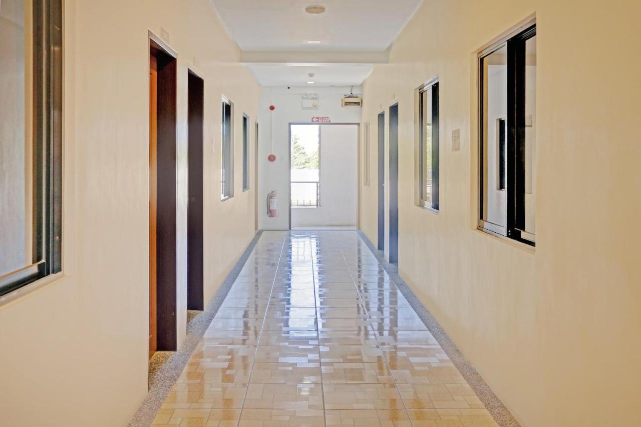 Oyo 869 Jnv Dream Hotel Subic Luaran gambar