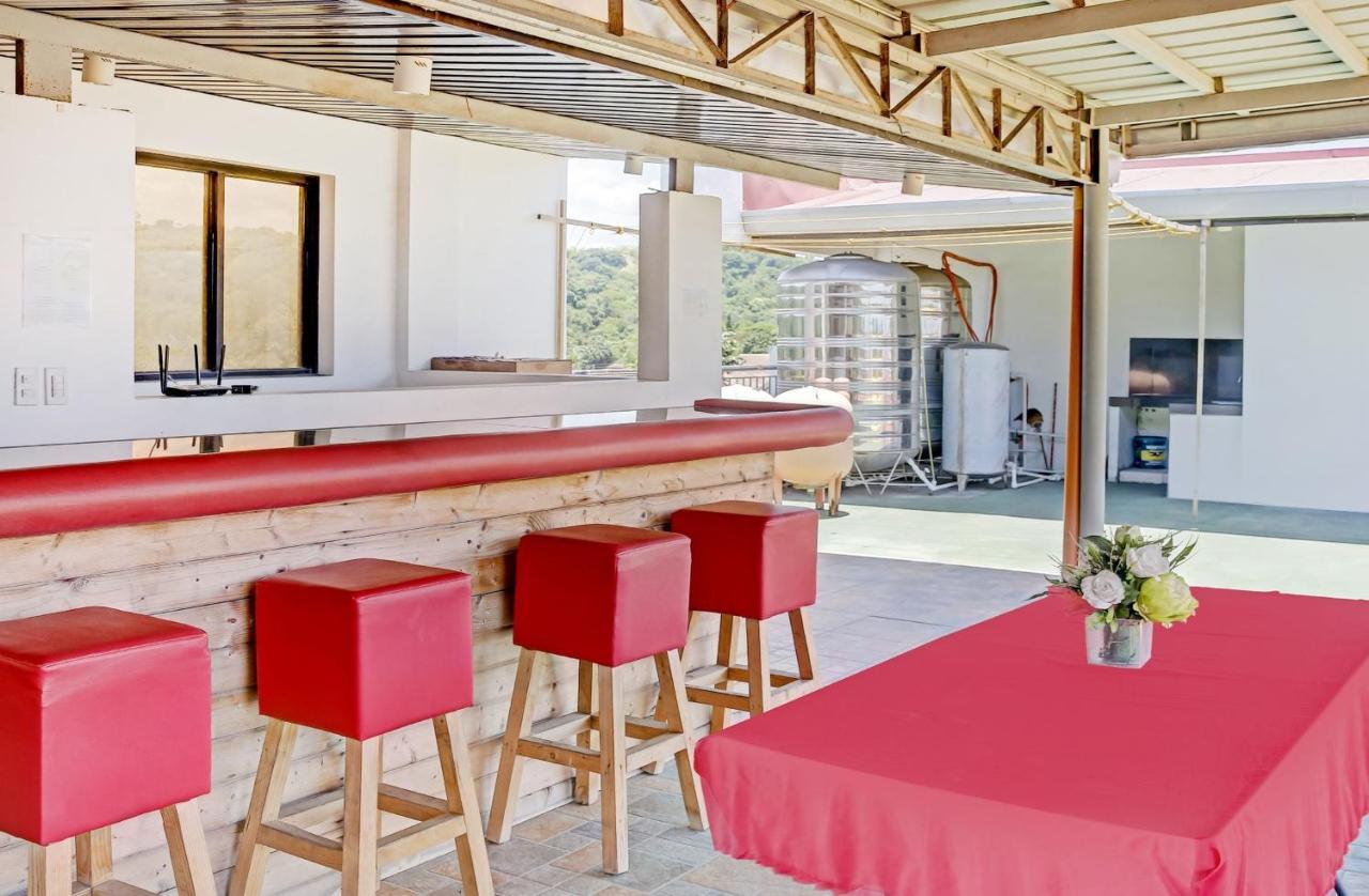 Oyo 869 Jnv Dream Hotel Subic Luaran gambar